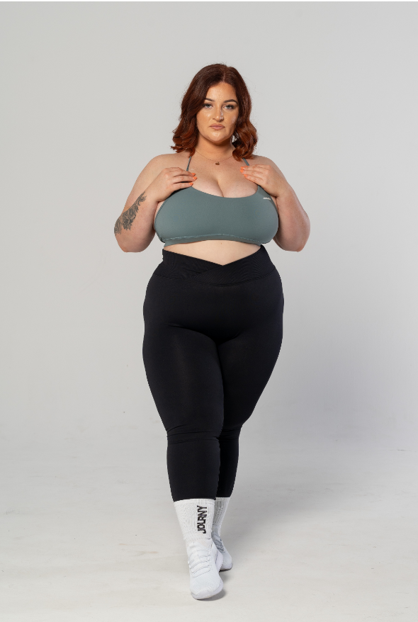 V Front Essential Leggings - Black