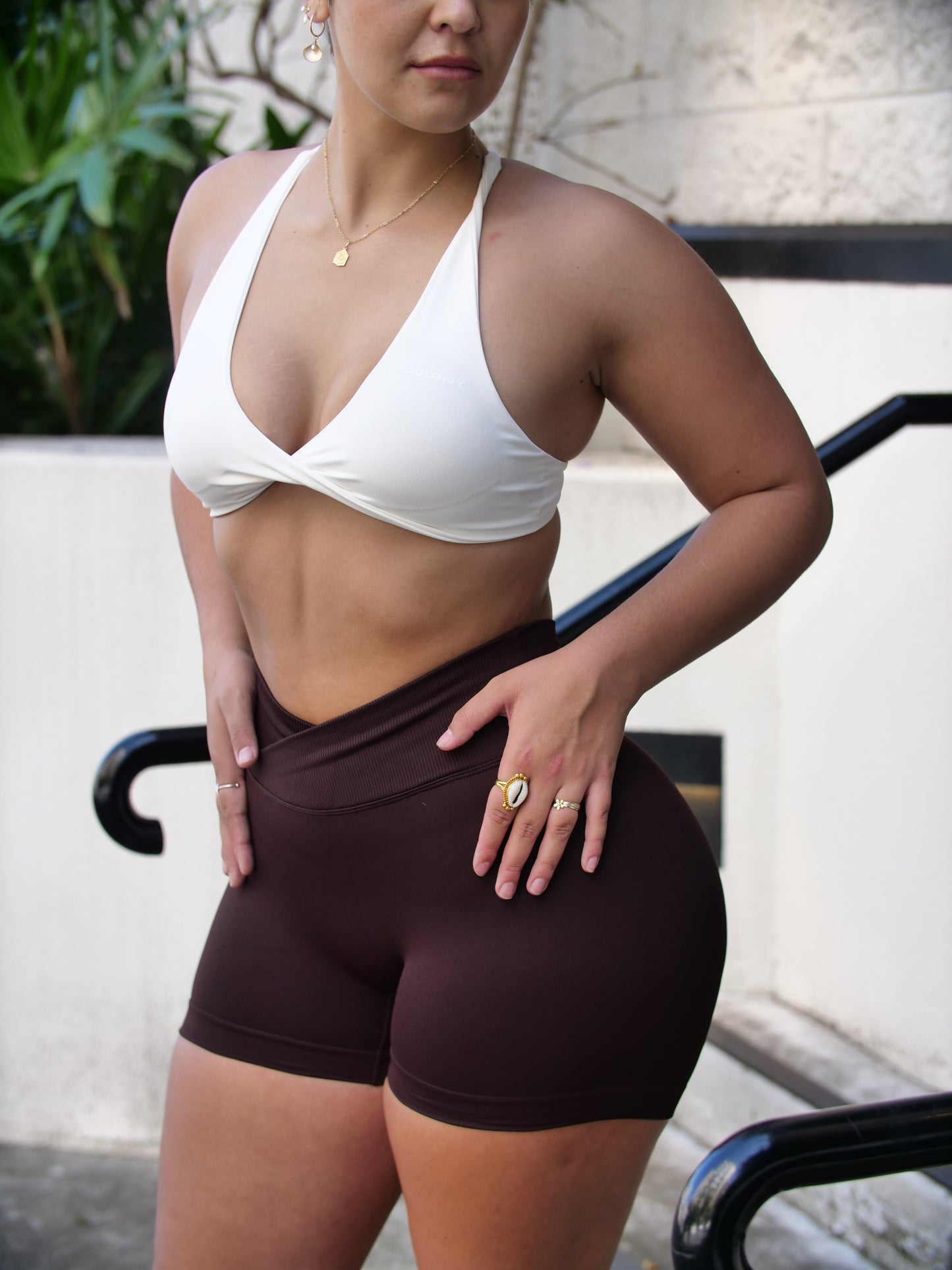 V Front Essential Shorts - Cocoa